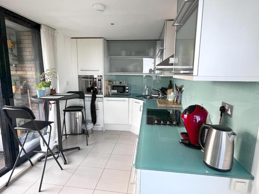 Luxury Kensington With Balcony & Ac Bedrooms Near Hyde Park